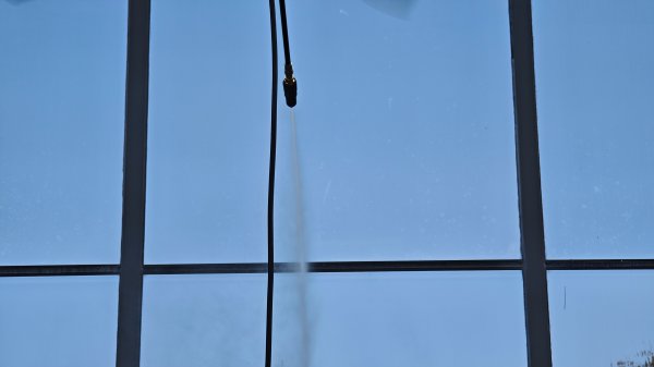 New Upgrade | MYUAV 6th Generation Cleaner Delivers a Cleaner and More Eco-Friendly Curtain Wall Cleaning Experience